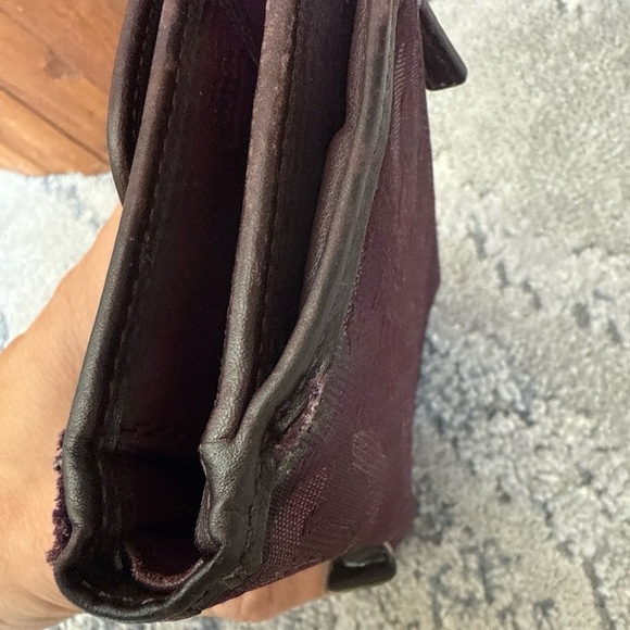 COACH Bifold Wallet Signature C Logo Purple Shimmer Flaws - Picture 12 of 12